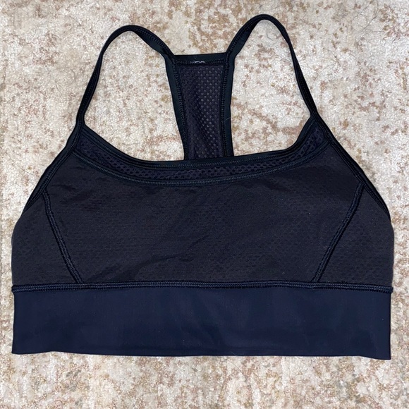 Lululemon Running Sports Bra with Pocket - Picture 2 of 9